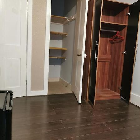 Neat Double Room London Exteriör bild